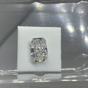 IGI Certified 2.04 Carat Radiant Cut VSI Color D Lab Grown Lose Diamond